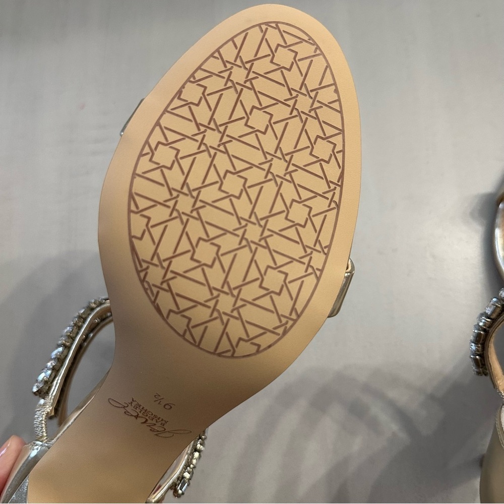 Jewel Badgley Mischka Celine Womens Gold Metal Open Toe Strappy Heels Sz 9.5 NIB - Picture 13 of 15